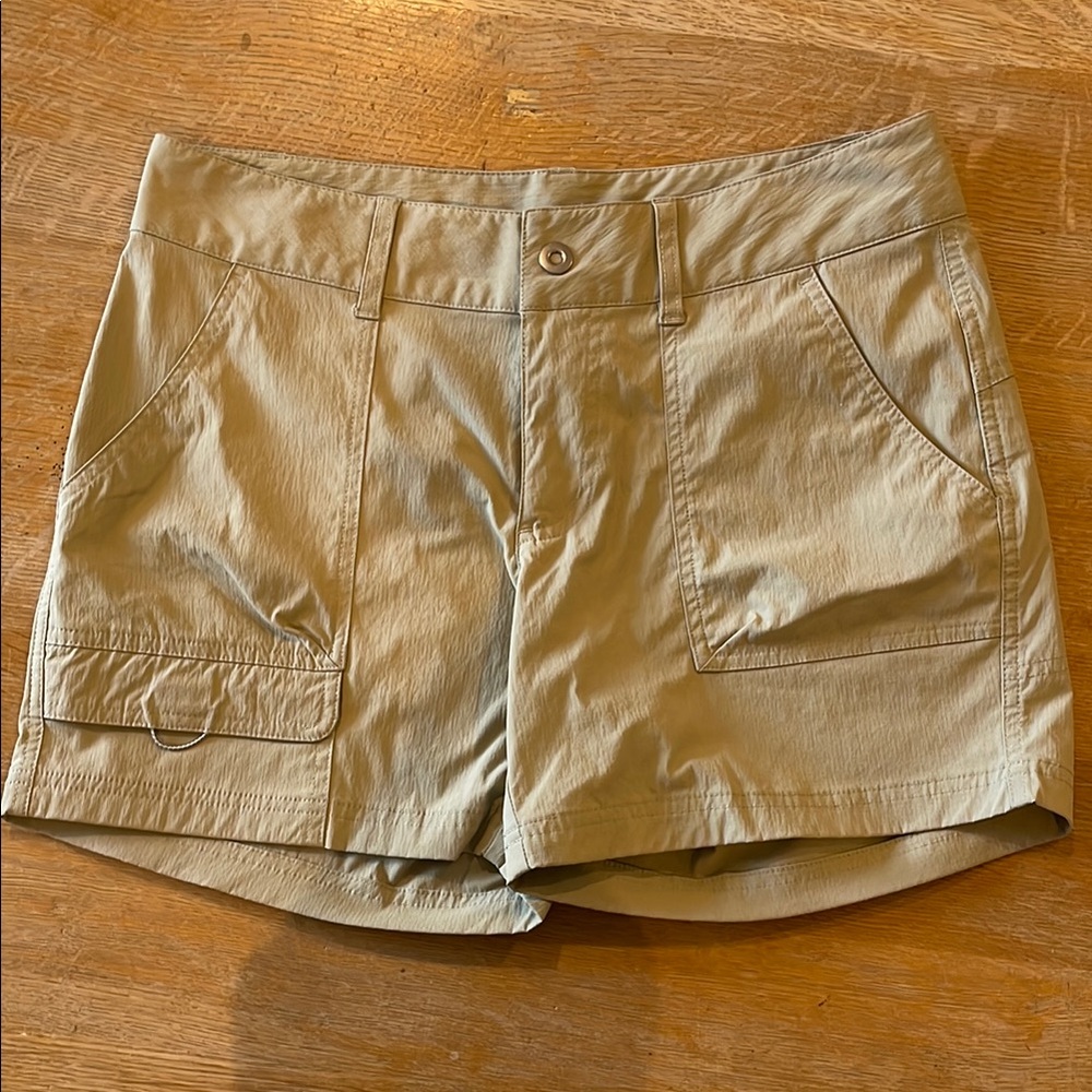 Columbia Tan Cargo Shorts Durable Cotton Blend Relaxed Fit